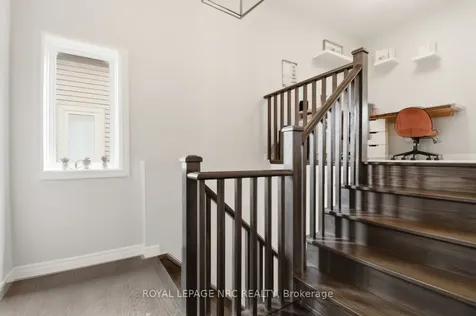 107 Dunrobin Lane Grimsby ON L3M 4E8