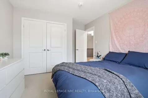 107 Dunrobin Lane Grimsby ON L3M 4E8