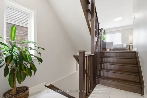 107 Dunrobin Lane Grimsby ON L3M 4E8