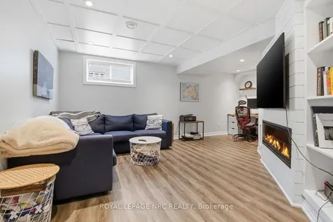 107 Dunrobin Lane Grimsby ON L3M 4E8