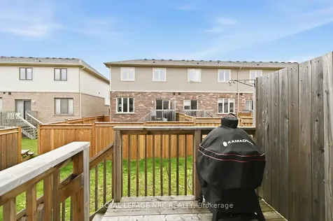 107 Dunrobin Lane Grimsby ON L3M 4E8