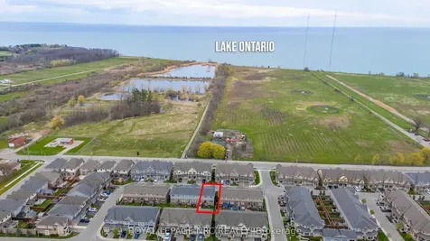 107 Dunrobin Lane Grimsby ON L3M 4E8