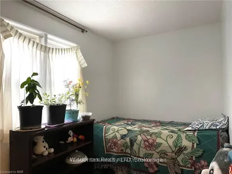 4696 Mcdougall Crescent Niagara Falls ON L2E 1B9