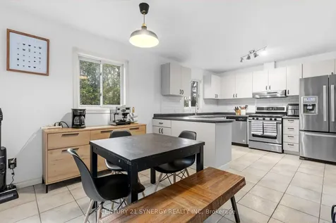 6 Berton Place Kanata ON K2L 3R8