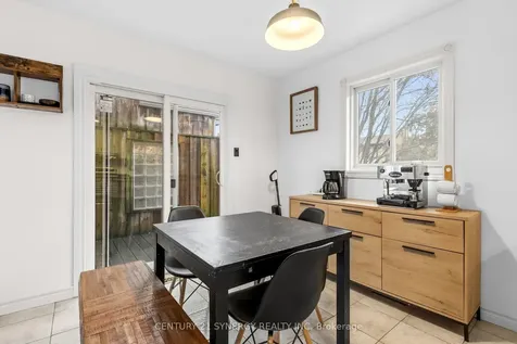 6 Berton Place Kanata ON K2L 3R8