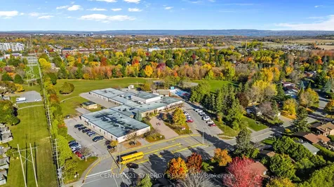6 Berton Place Kanata ON K2L 3R8