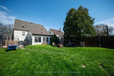18 Armstrong Avenue Hamilton ON L8H 1M5