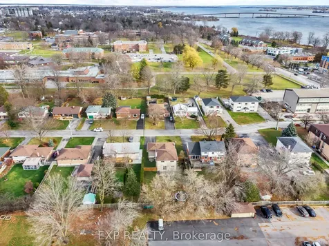 16 Applewood Drive Belleville ON K8P 4E2