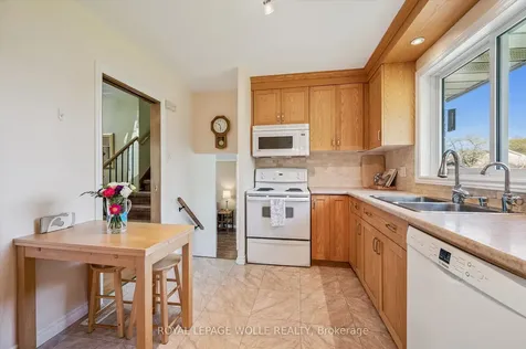 39 Charlotte Crescent Kitchener ON N2B 2K2