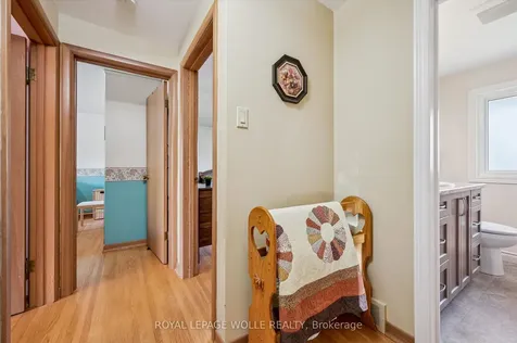 39 Charlotte Crescent Kitchener ON N2B 2K2