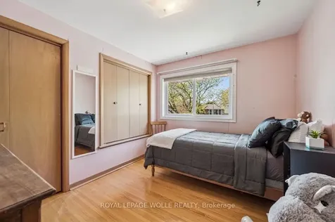39 Charlotte Crescent Kitchener ON N2B 2K2