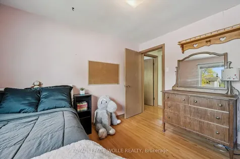 39 Charlotte Crescent Kitchener ON N2B 2K2