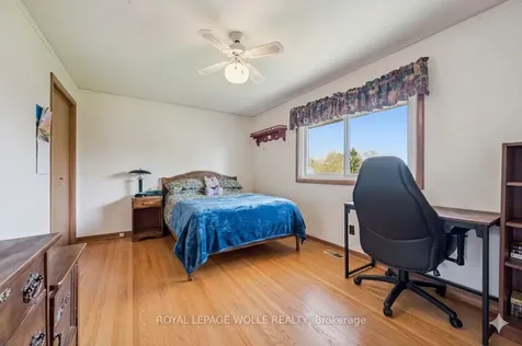 39 Charlotte Crescent Kitchener ON N2B 2K2