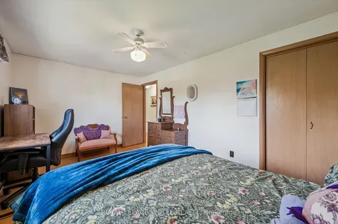 39 Charlotte Crescent Kitchener ON N2B 2K2