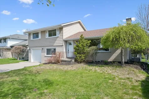 39 Charlotte Crescent Kitchener ON N2B 2K2