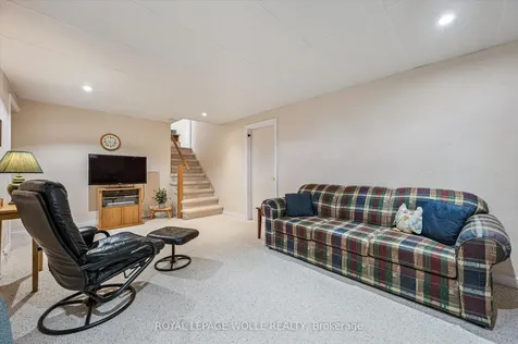 39 Charlotte Crescent Kitchener ON N2B 2K2
