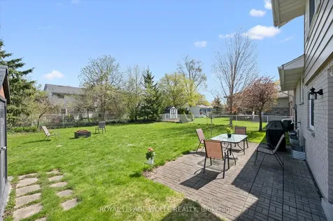 39 Charlotte Crescent Kitchener ON N2B 2K2