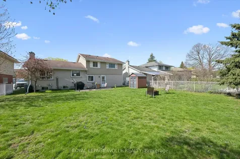 39 Charlotte Crescent Kitchener ON N2B 2K2
