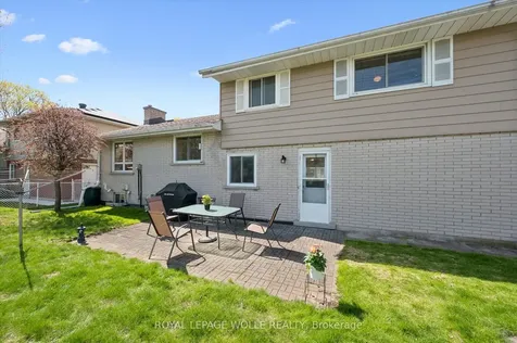 39 Charlotte Crescent Kitchener ON N2B 2K2