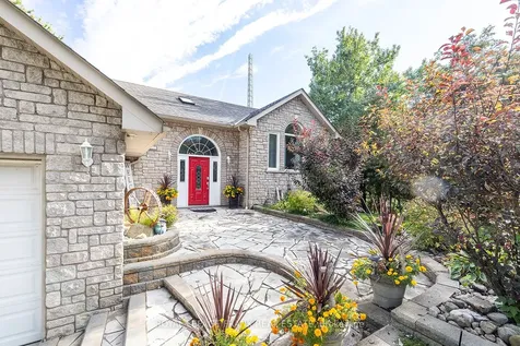 25 Shelley Drive Kawartha Lakes ON K0M 2C0