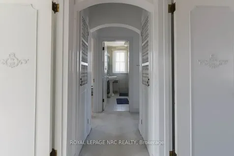 248 Wallace Avenue S Welland ON L3B 1R6