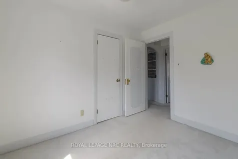 248 Wallace Avenue S Welland ON L3B 1R6