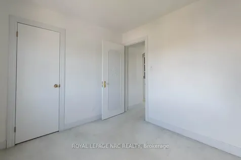 248 Wallace Avenue S Welland ON L3B 1R6