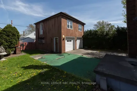 248 Wallace Avenue S Welland ON L3B 1R6