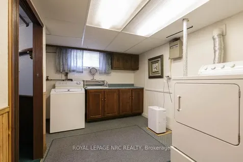 248 Wallace Avenue S Welland ON L3B 1R6