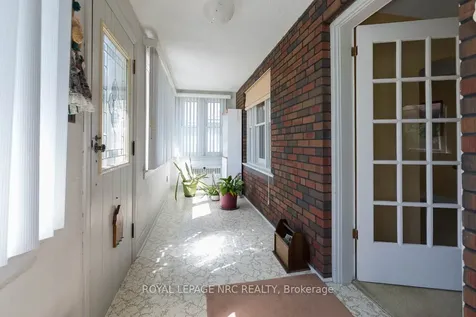 248 Wallace Avenue S Welland ON L3B 1R6