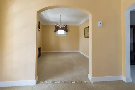 248 Wallace Avenue S Welland ON L3B 1R6