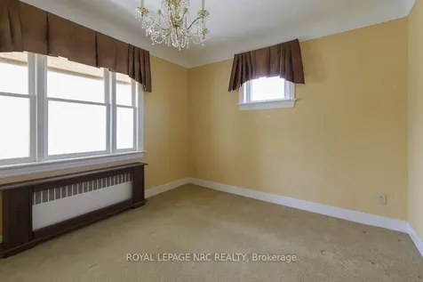 248 Wallace Avenue S Welland ON L3B 1R6