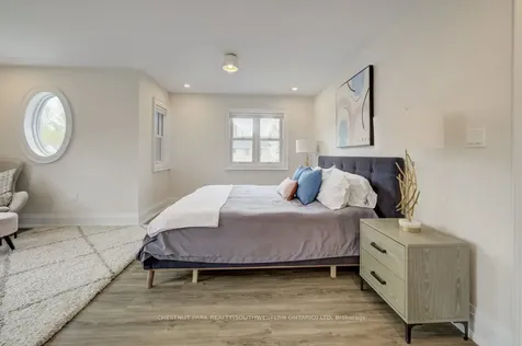 91 Albert Street Waterloo ON N2L 3S6