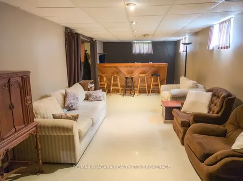 6774 Glendoone Street Niagara Falls ON L2J 1G2