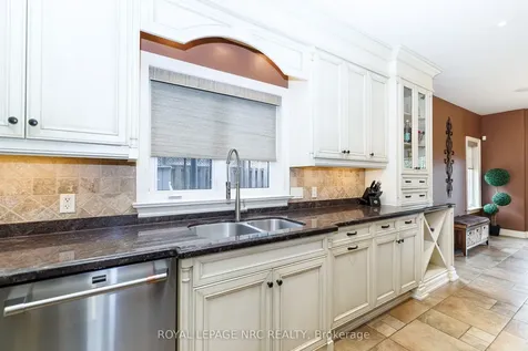 8479 Forestview Boulevard Niagara Falls ON L2H 0B2