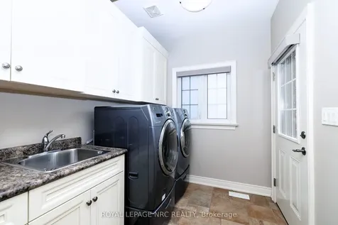 8479 Forestview Boulevard Niagara Falls ON L2H 0B2