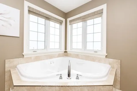 8479 Forestview Boulevard Niagara Falls ON L2H 0B2