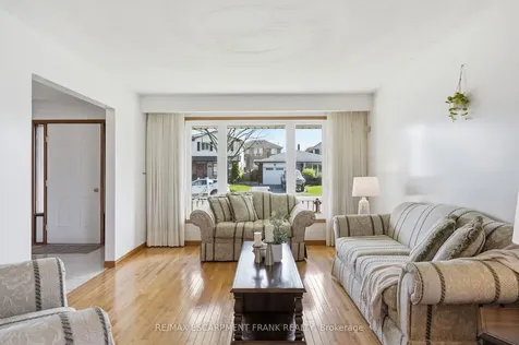 267 Greencedar Drive Hamilton ON L9C 6S2