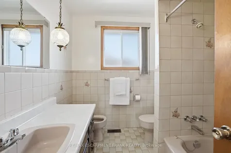 267 Greencedar Drive Hamilton ON L9C 6S2