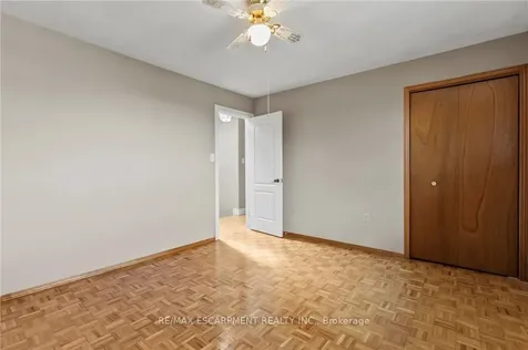 14 Indian Crescent Hamilton ON L8V 4V6