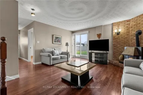 14 Indian Crescent Hamilton ON L8V 4V6