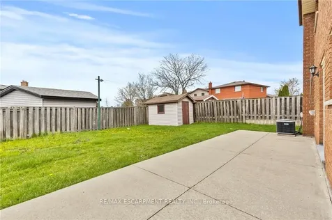14 Indian Crescent Hamilton ON L8V 4V6