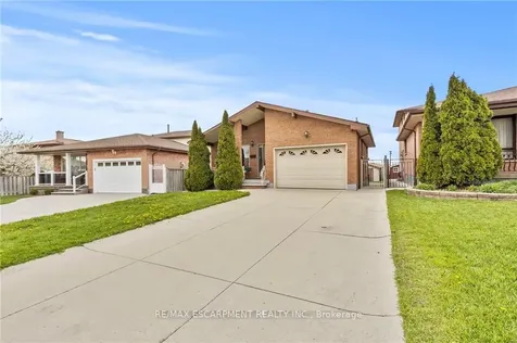 14 Indian Crescent Hamilton ON L8V 4V6