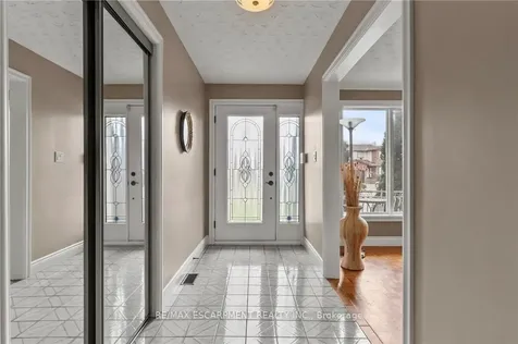14 Indian Crescent Hamilton ON L8V 4V6