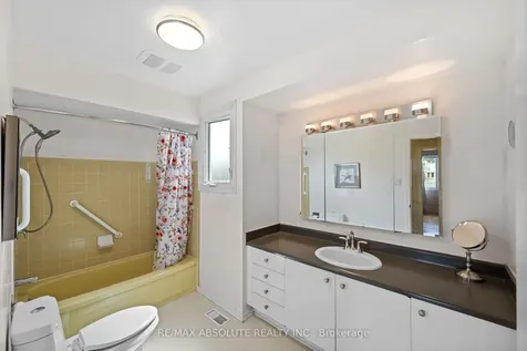 29C Varley Drive Kanata ON K2K 1G4