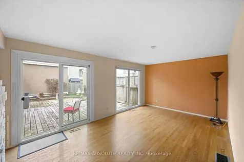 29C Varley Drive Kanata ON K2K 1G4