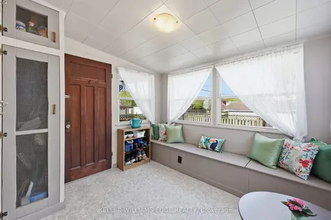 74 Graham Avenue S Hamilton ON L8K 2M1