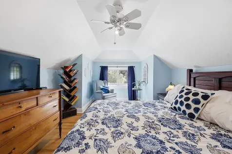 74 Graham Avenue S Hamilton ON L8K 2M1