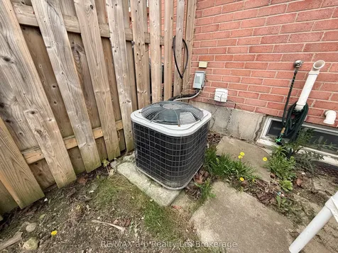 394 Springbank Avenue N Woodstock ON N4T 1L1