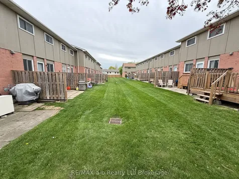 394 Springbank Avenue N Woodstock ON N4T 1L1